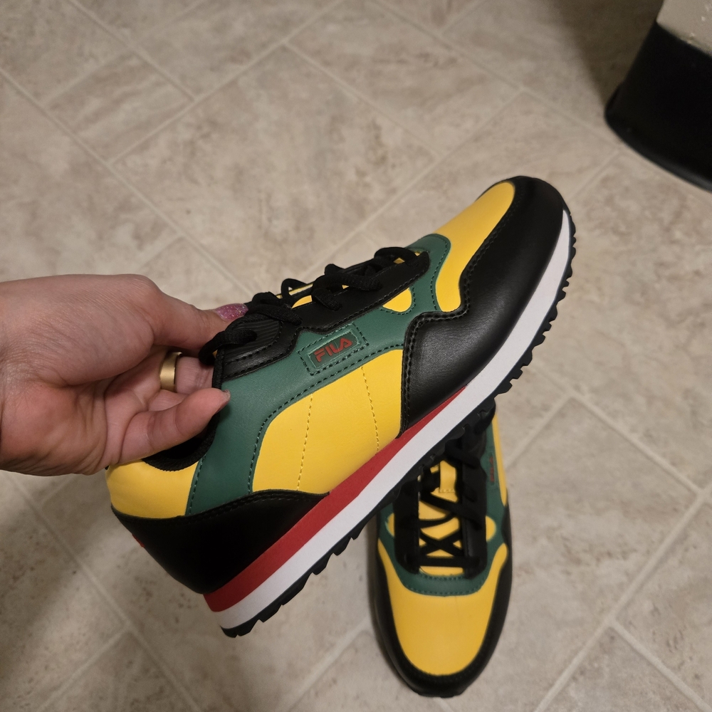 Fila Youth Size 5.5 Yellow and Green Sneakers